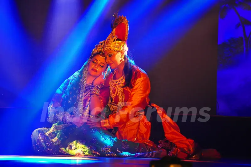 Gracy Singh's Dance Performance