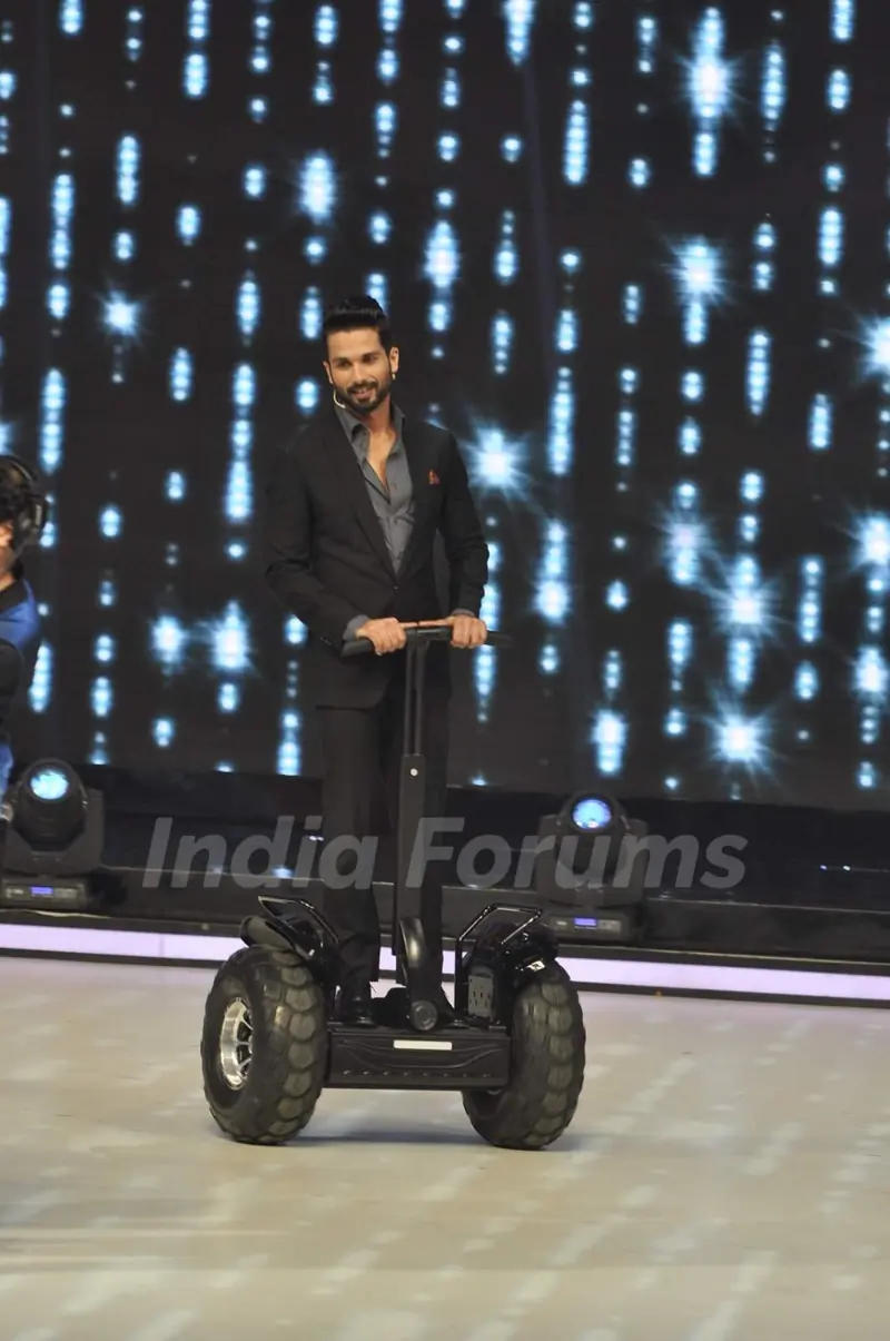 Riteish Deshmukh on Jhalak Dikhla Jaa 8
