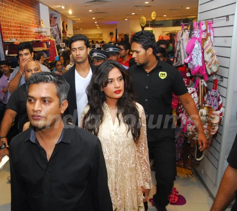 Team Masaan Visits Max Store in Pune