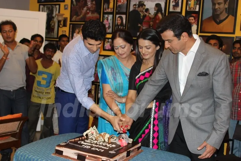 Itna Karo Na Mujhe Pyar Completes 150 Episodes