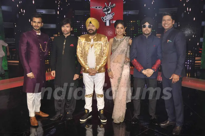 The Judges and Host of The Voice India Pose with Daler Mehndi