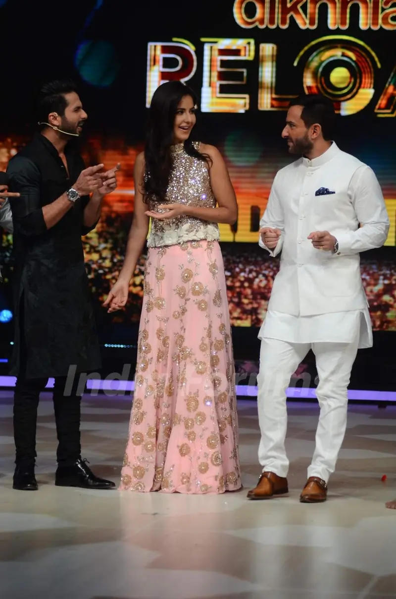 Shahid Kapoor in conversation with Saif Ali Khan during the Promotions of Phantom