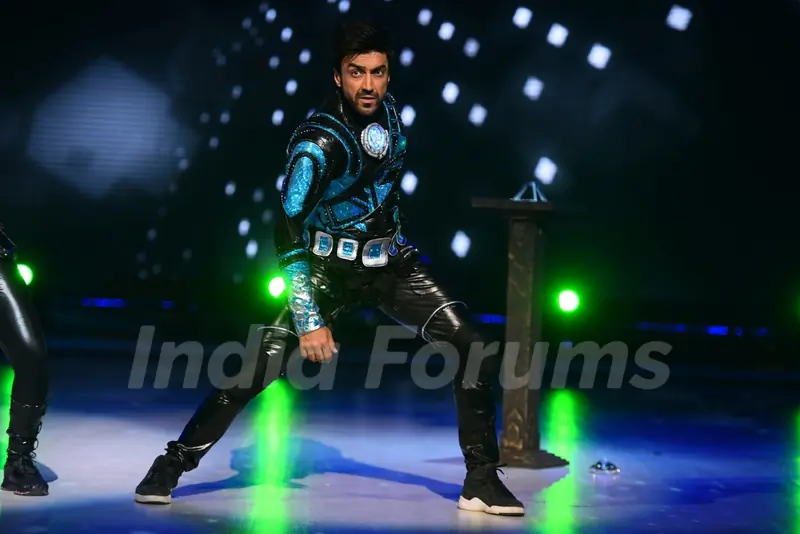 Ashish Chowdry Performs at Jhalak Dikhla Jaa 8