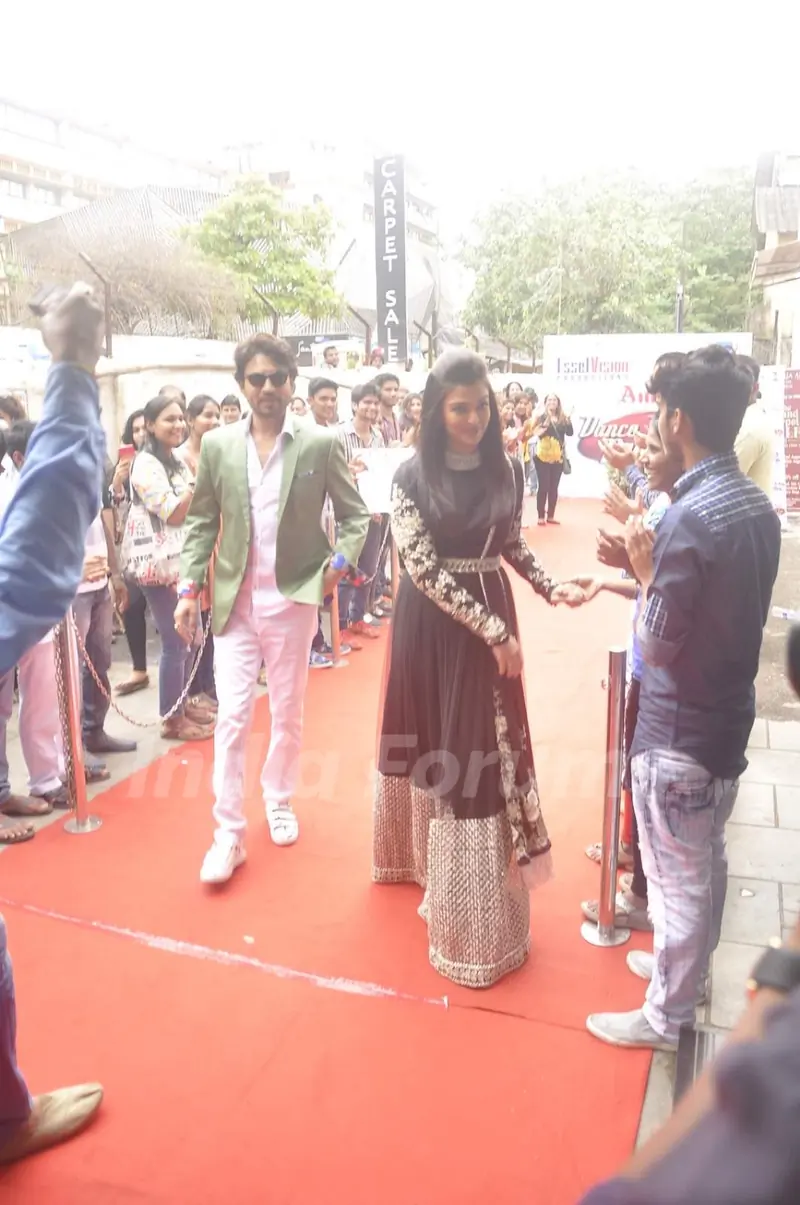 Aishwarya Rai Bachchan and Irrfan Khan Snapped on Sets of DID