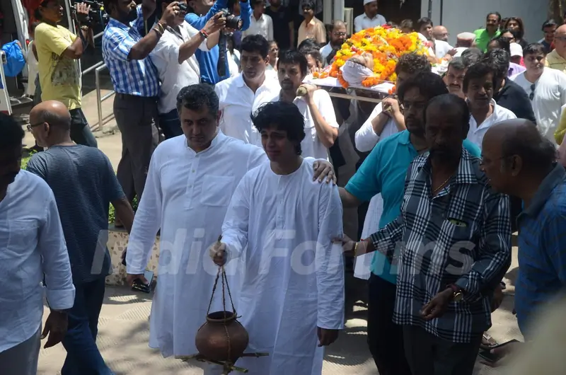 Aadesh Shrivastava performs the last rites at his Funeral