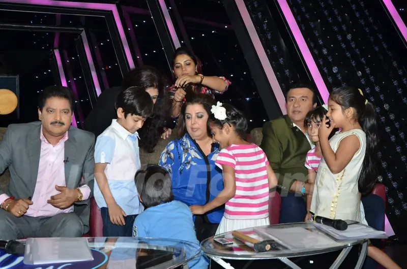 Udit Narayan, Farah Khan and Anu Malik at Indian Idol Special Episode