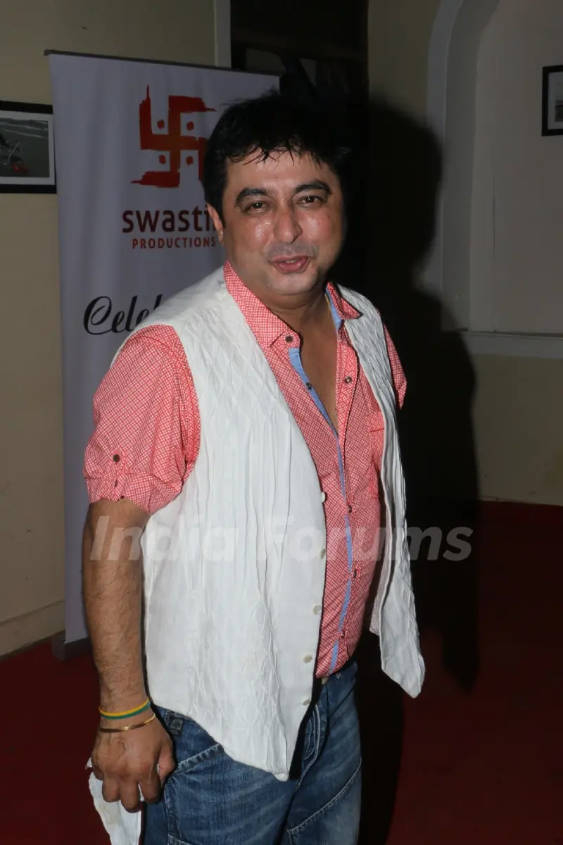 Indresh Malik at Siddharth Kumar Tewary's Birthday Bash