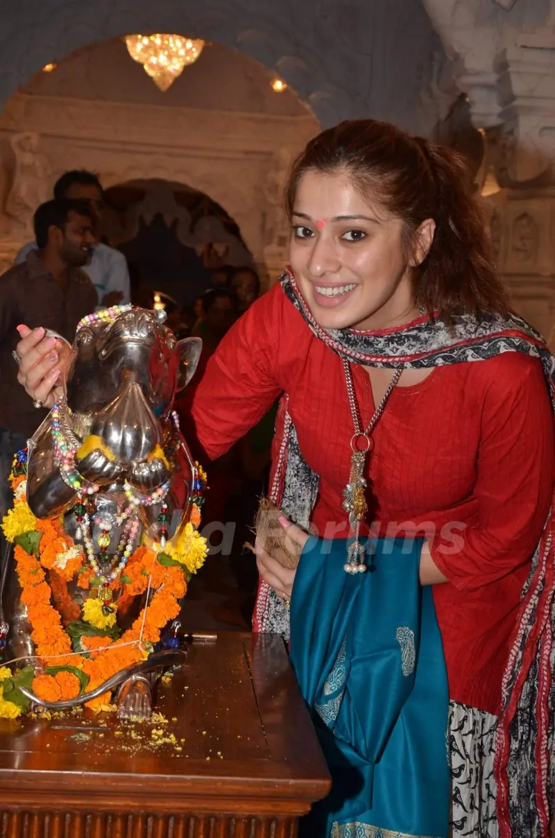 Lakshmi Rai Visits Ganpati Pandal