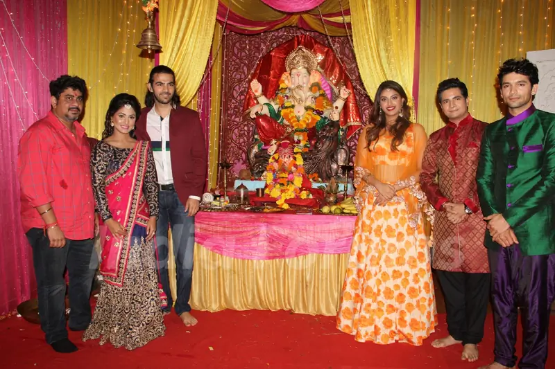 Anushka Ranjan, Karan V Grover and Diganth Promotes Wedding Pullav on Yeh Rishta Kya Kehlata Hai