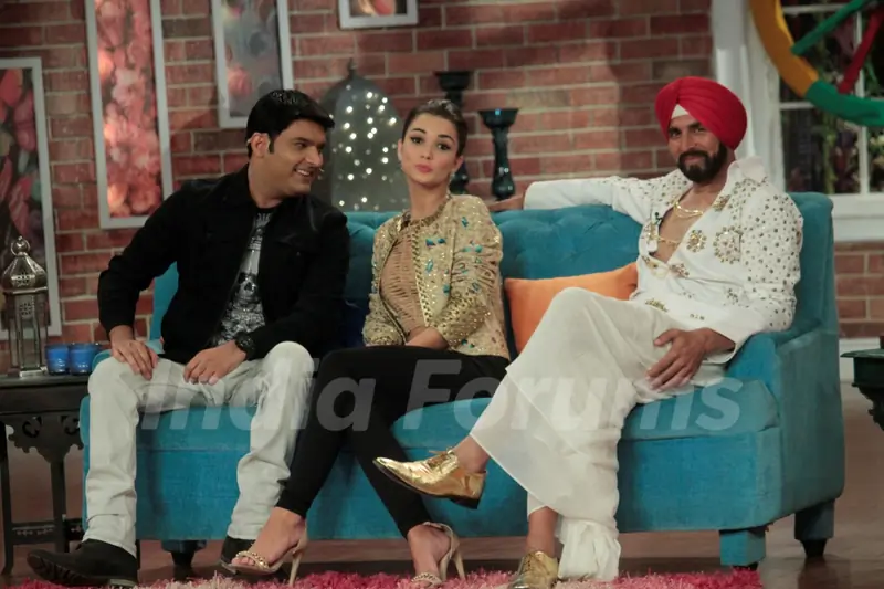 Akshay Kumar and Amy Jackson for Promotions of Singh is Bling on Comedy Nights With Kapil