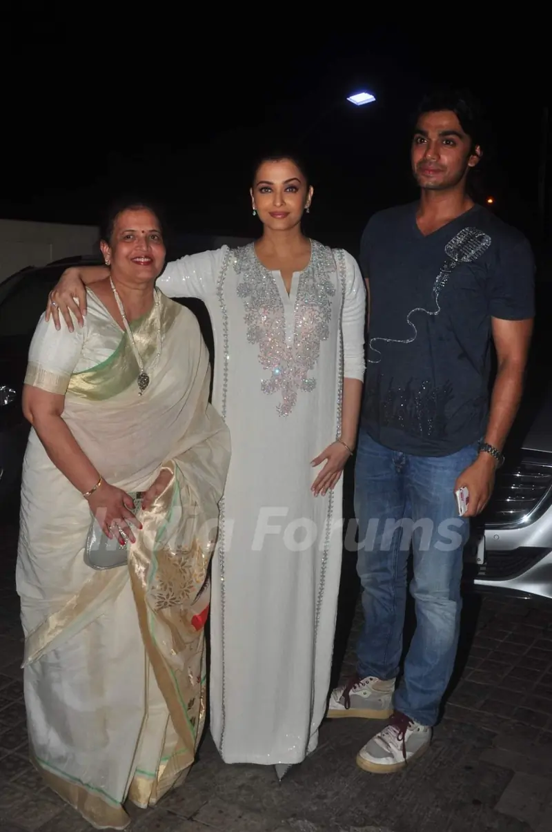 Aishwarya Rai Bachchan with Her Family at Premiere of Jazbaa