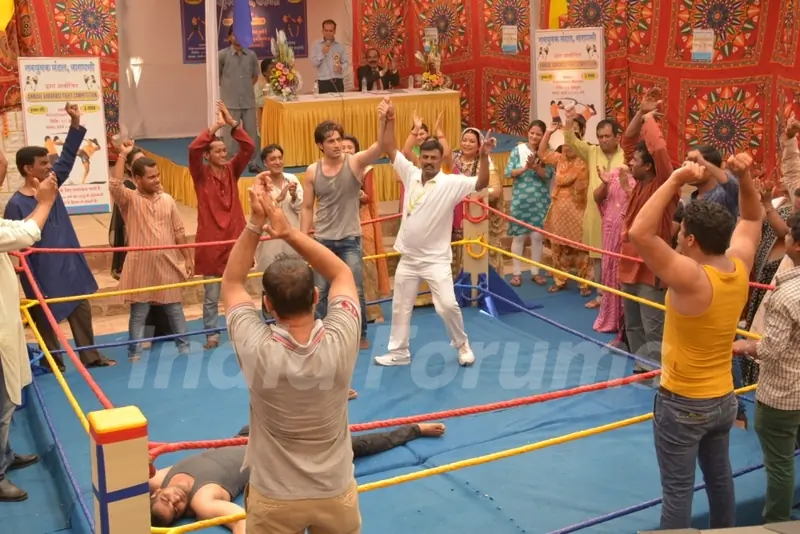 Rafi Malik Fight Scene in Tere Sheher Mein
