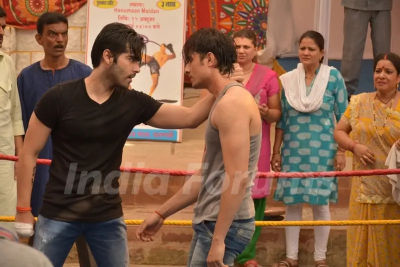 Kinshuk Mahajan and Rafi Malik Fight Scene in Tere Sheher Mein