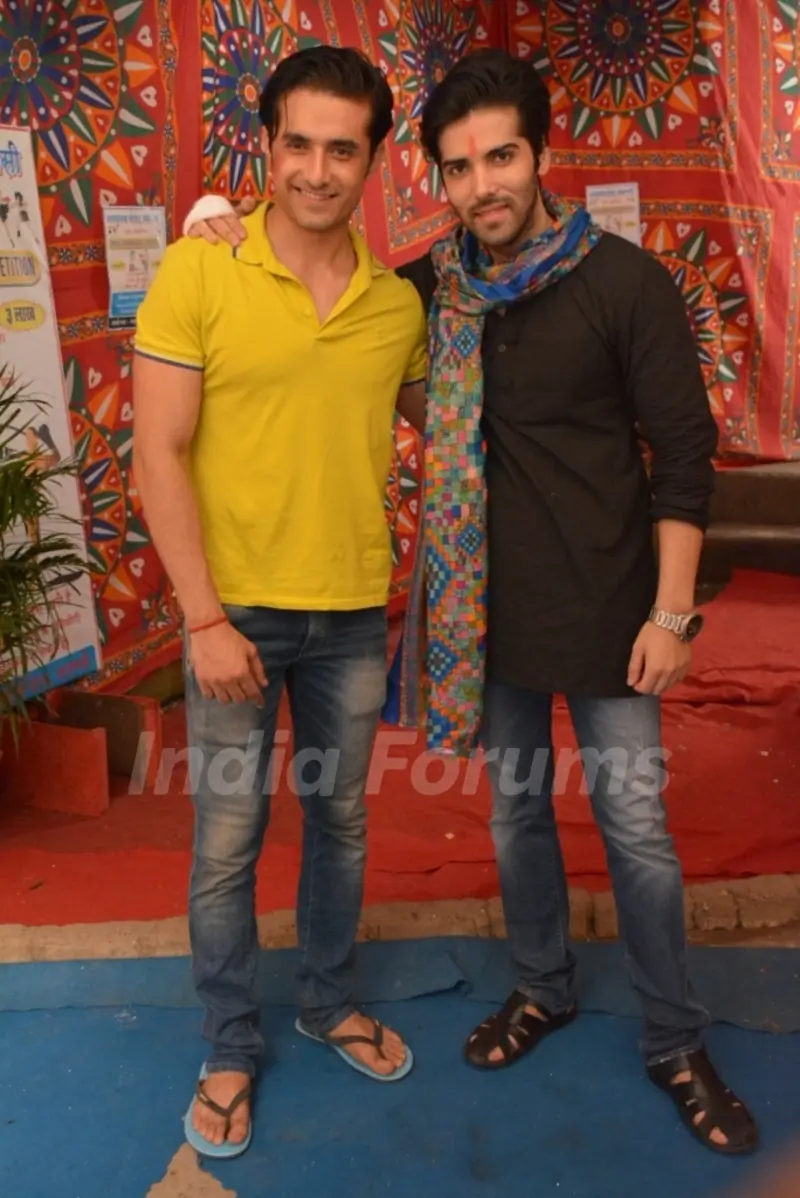 Kinshuk Mahajan and Rafi Malik on the Sets of Tere Sheher Mein