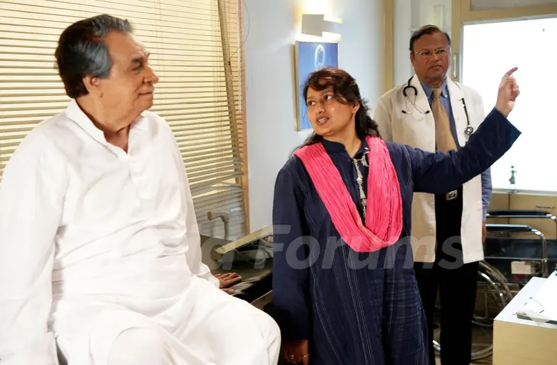 Kader Khan On Set of 'Hogaya Dimaagh Ka Dahi'