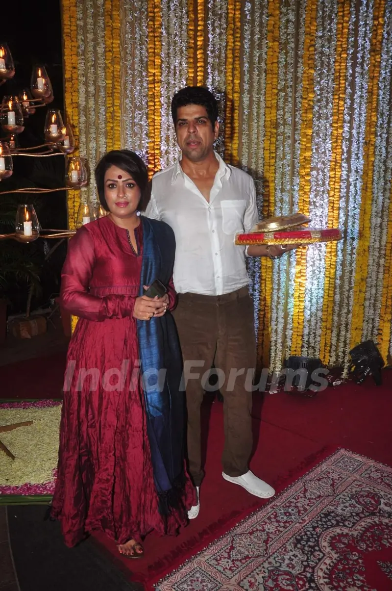 Ashwini Kalsekar and Murli Sharma at 'Mata Ki Chowki' Hosted By Ronit Roy on His Birthday