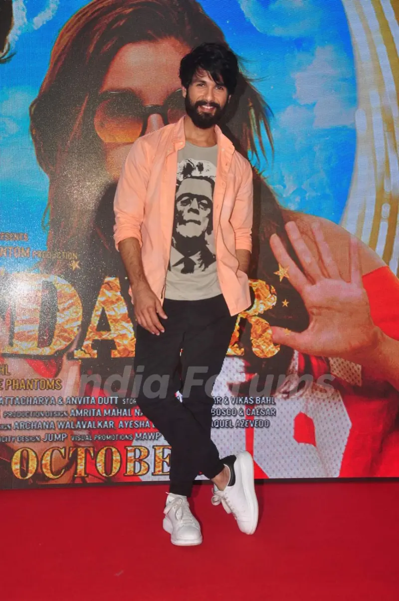 Shahid Kapoor poses for the media at the Song Launch of Shaandaar