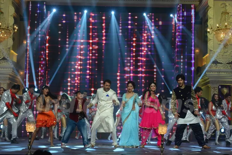 Teriya, Akshat, Sanjay Seth, Lata Seth, Farnaz Shetty & Shivin Na at Life OK's- Prem Ki Diwali