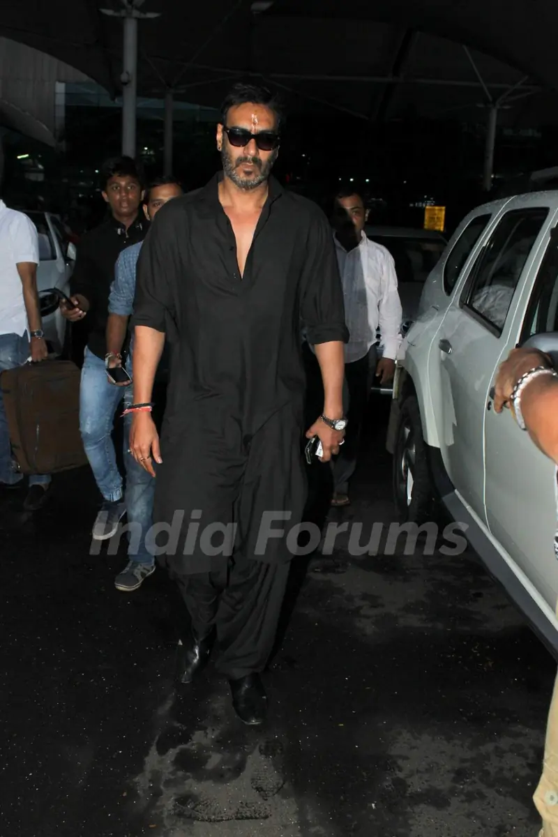 Ajay Devgn Snapped at Airport