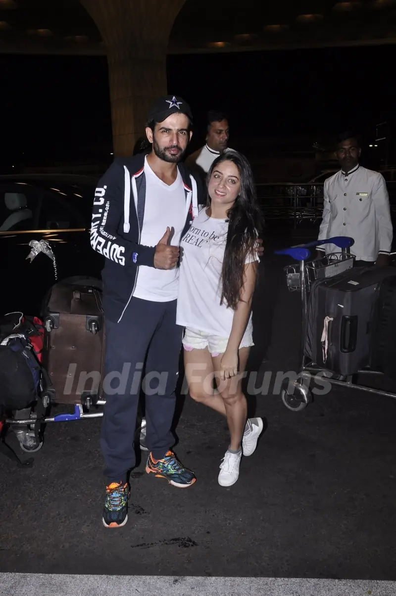 Jay Bhanushali and Mahhi Vij Snapped at Airport