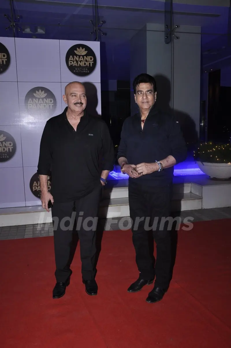 Rakesh Roshan and Jeetendra at Anand Pandit's Diwali Bash