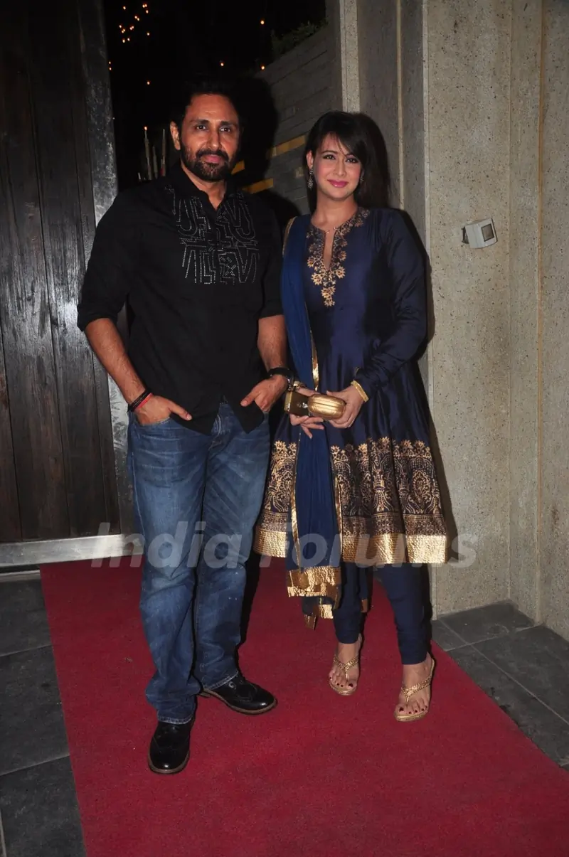 Parvin Dabbas and Preeti Jhangiani at Sushil Gupta's Diwali Bash