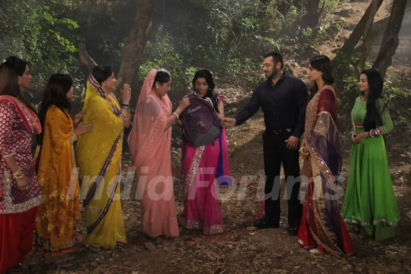 Sonam Kapoor and Salman Khan for Promotions of PRDP on of Sets Sasural Simar Ka and Swaragini