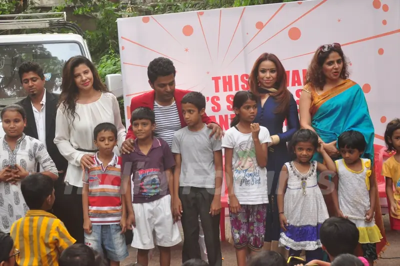 Sambhavna Seth, Raina Agni and Naveen Prabhakar Celebrates Diwali with Kids