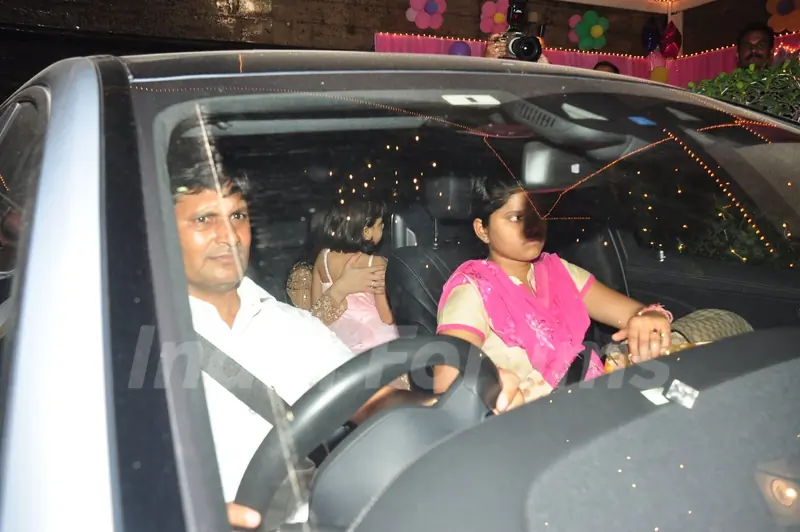Aaradhya Snapped with Aishwarya Rai Bachchan at Birthday Bash