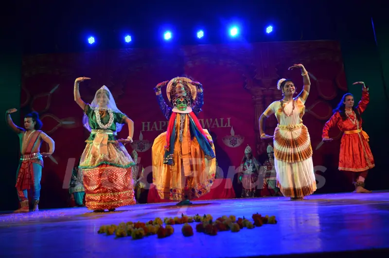 Gracy Singh Graces at Brahma Kumari by her Performance