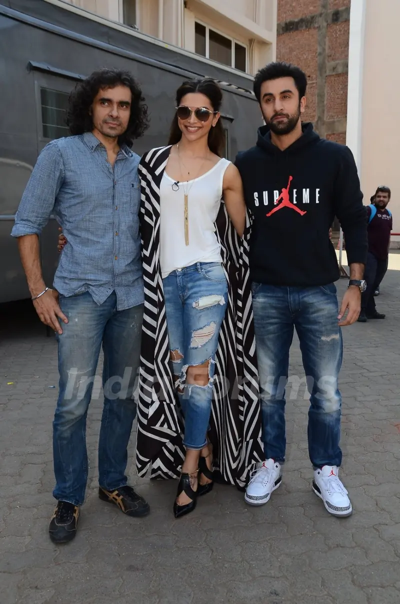 Deepika Padukone, Imtiaz Ali and Ranbir Kapoor Snapped on the Sets of Tamasha
