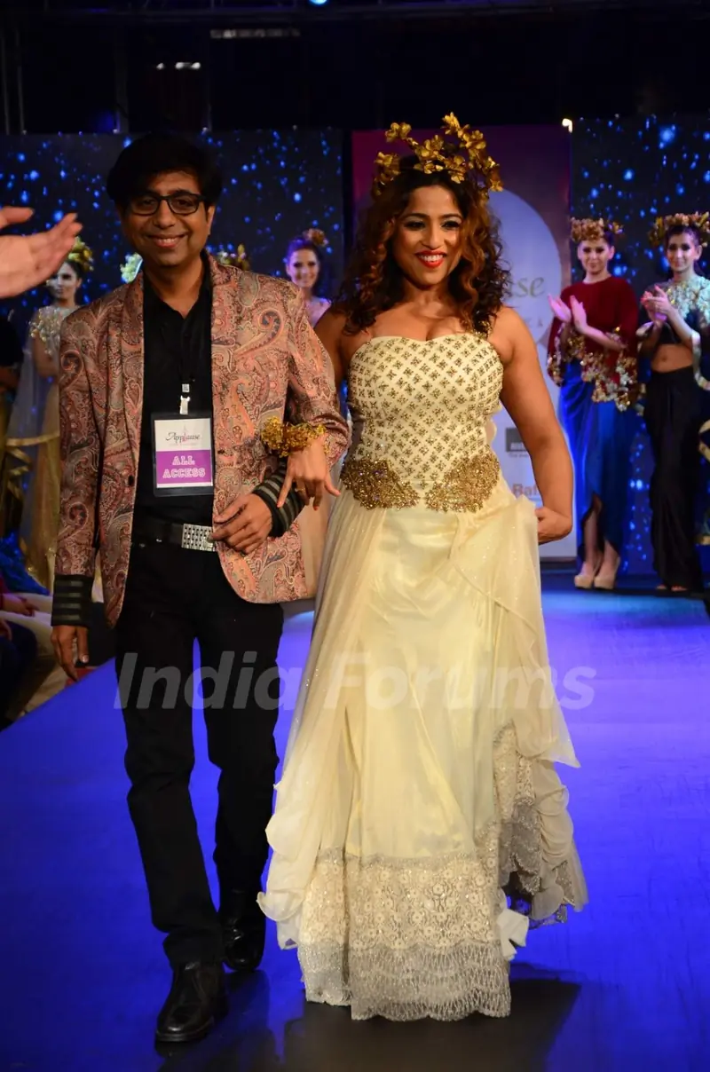RJ Malishka Walks for NGO Show