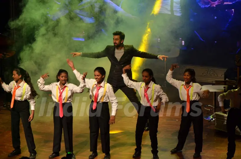 Ranbir Kapoor Dances on the beats of 'Battameez Dil' at CCDT NGO Event