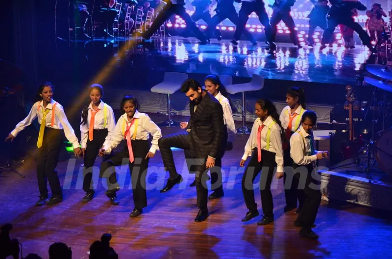 Ranbir Kapoor Performs on 'Matargashti' Song at CCDT NGO Event