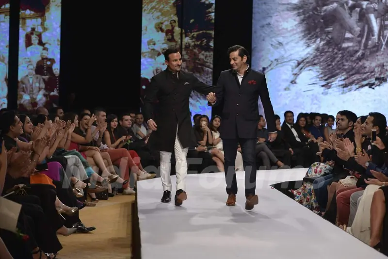 Saif Ali Khan Walks for Raghavendra Rathore