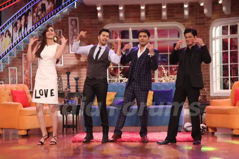 Shah Rukh Khan, Varun Dhawan and Kriti Sanon Shakes a Leg with Kapil Sharma on 'Manma Emotion' Song