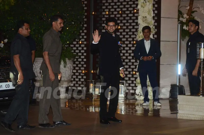 Aditya Thackeray waves to the camera at Mukesh and Nita Ambani's Bash