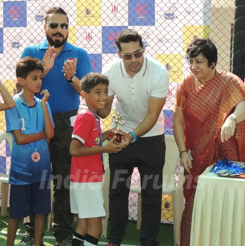 Dino Morea as Chief Guest at Pize Dristribution of The Versova Fest 2016