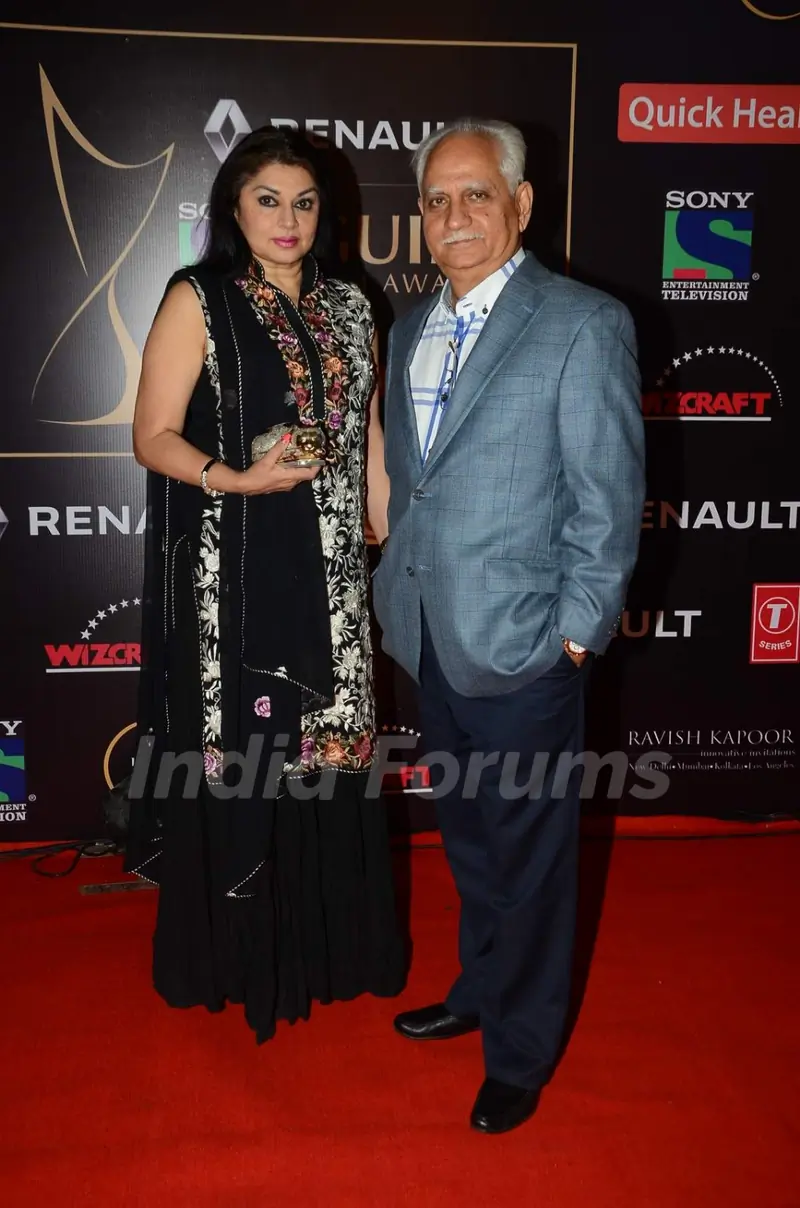 Ramesh Sippy and Kiran Juneja at Guild Awards 2015