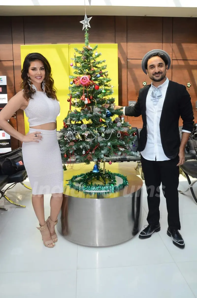 Sunny Leone Celebrates Christmas With 'Mastizaade Co Star' Vir Das