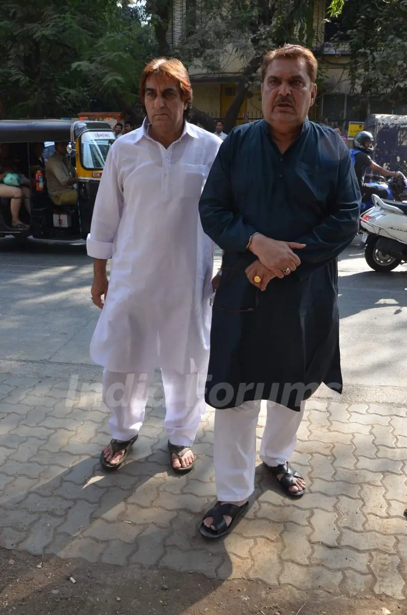 Raza Murad snapped at Sadhana Shivdasani's residence