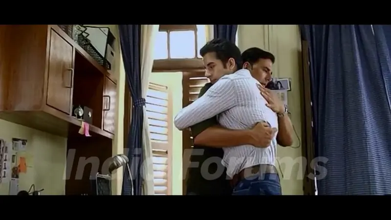 Ranadheer Rai and Akshay Kumar in Holiday