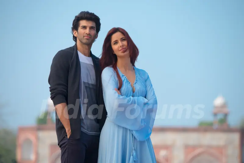 A still of Katrina Kaif and Aditya Roy Kapur in Fitoor