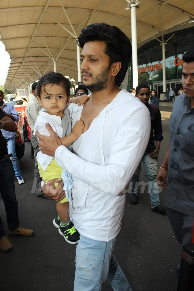 Riaan and Riteish Deshmukh Snapped at Airport