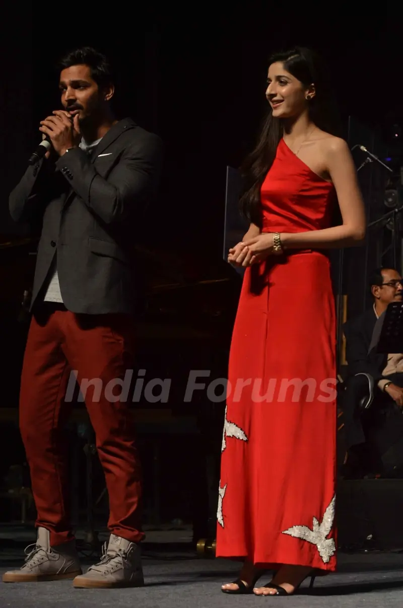 Harshvardhan Rane and Mawra Hocane for Promotes Sanam Teri Kasam at Arijit Singh Concert
