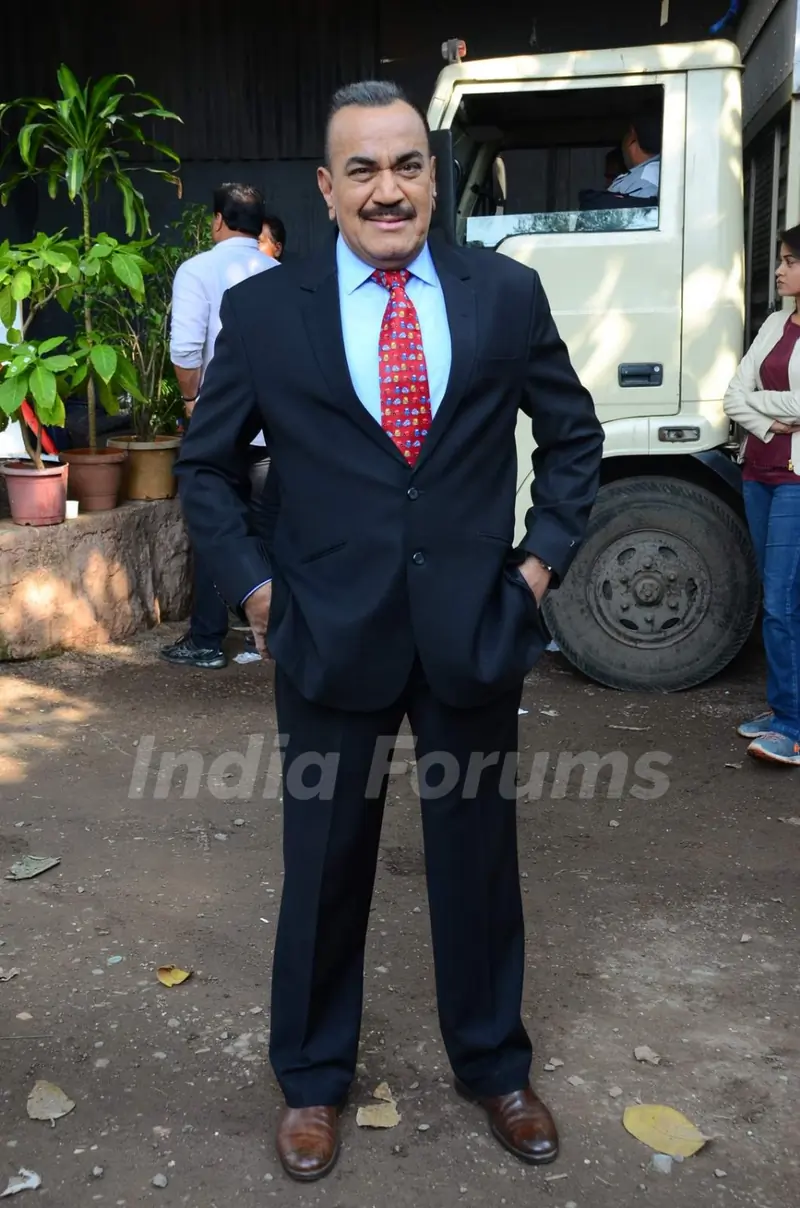 Shivaji Satam poses for the media at the Promotions of Ghayal Once Again on CID