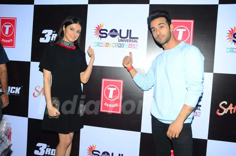 Pulkit Samrat and Divya Khosla  at College Fest for Promotions of Sanam Teri Kasam