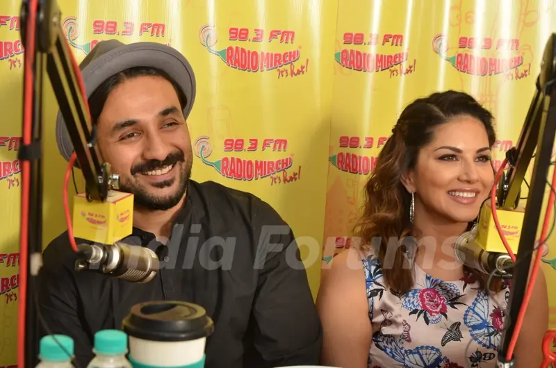 Vir Das and Sunny Leone Goes Live on Radio Mirchi for Promotions of Mastizaade
