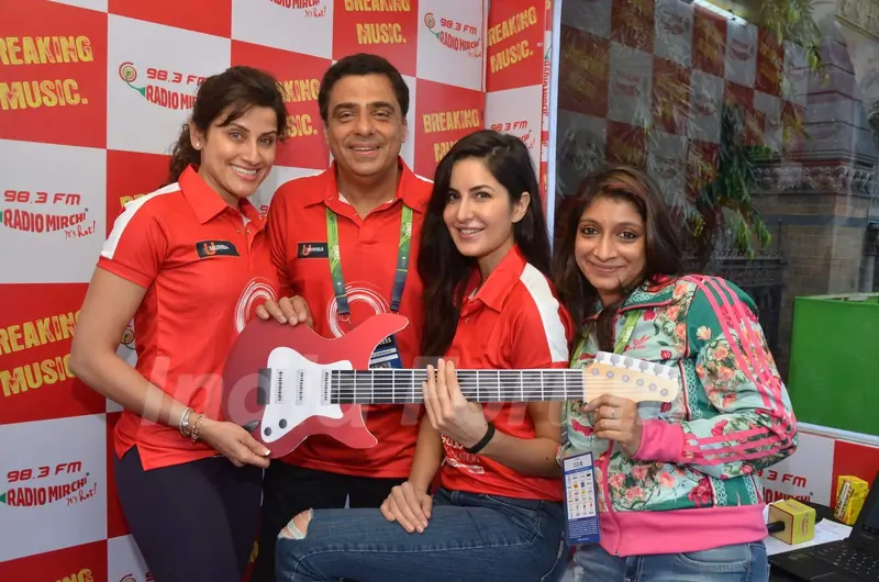 Katrina Kaif and Ronnie Screwvala at Mumbai Marathon