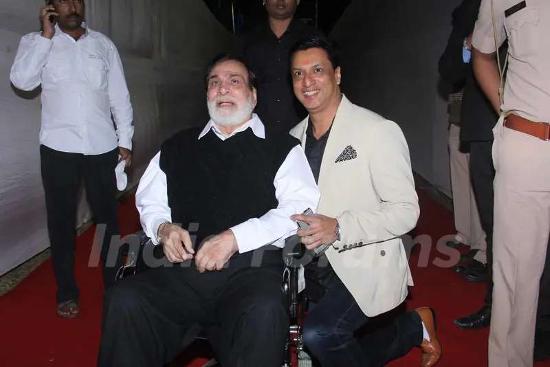 Veteran Actor Kader Khan and Madhur Bhandarkar at Umang Police Show 2016